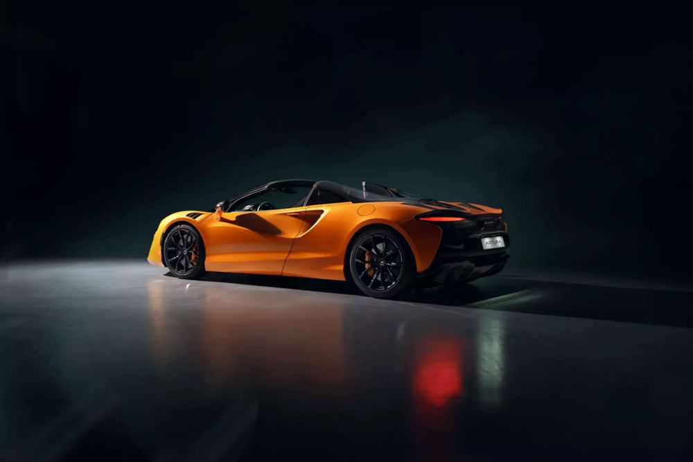 McLaren Artura Spider model guide