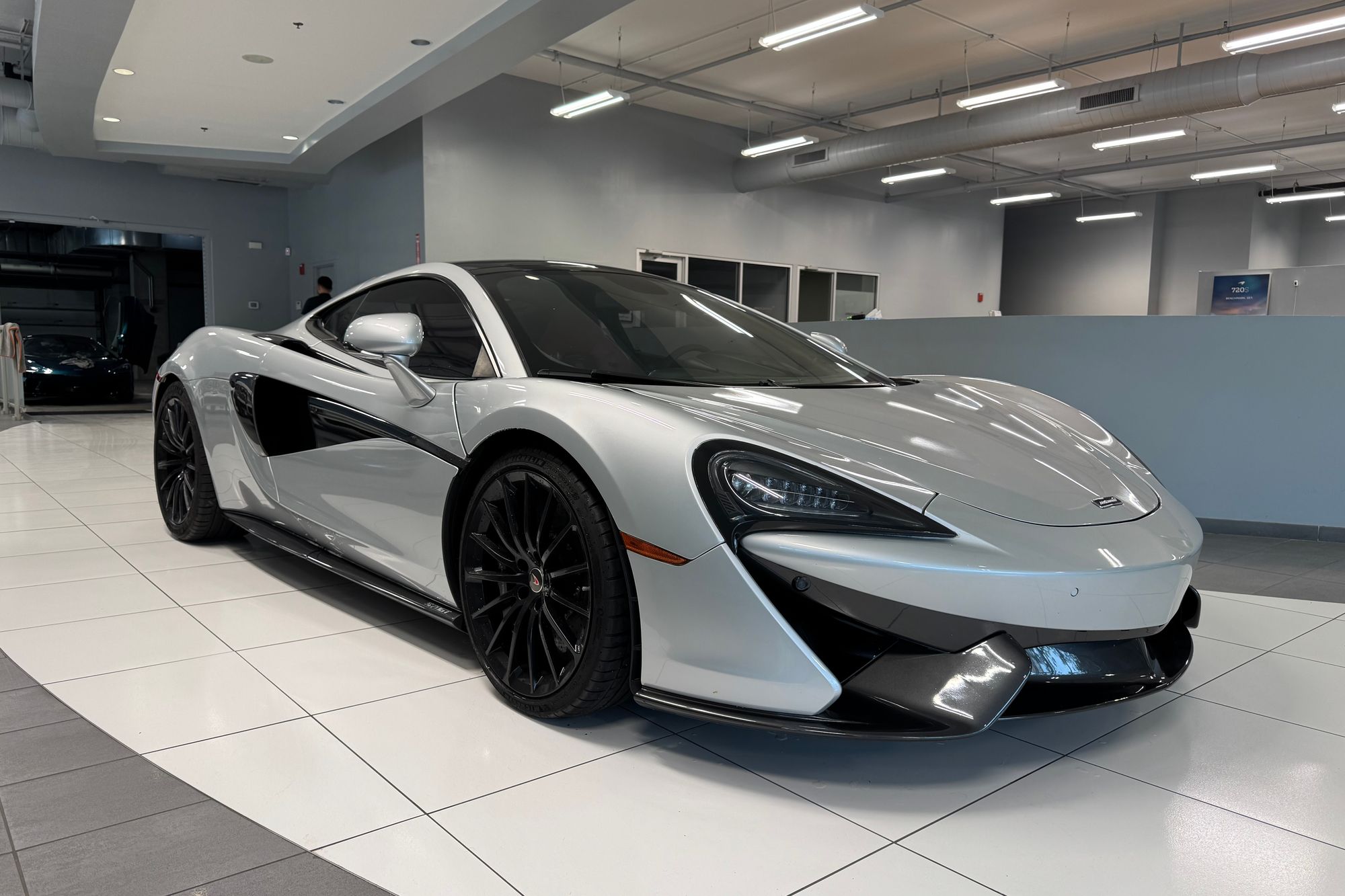 2018 Mclaren 570GT photo 7