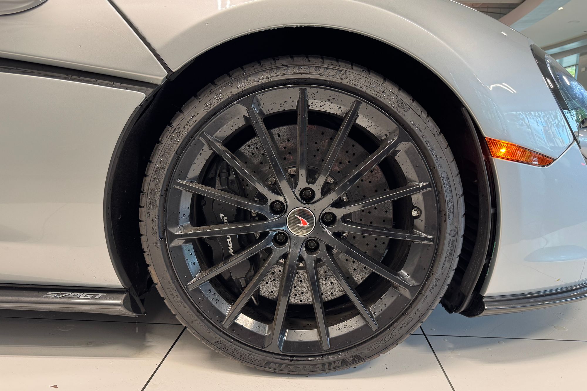2018 Mclaren 570GT photo 14