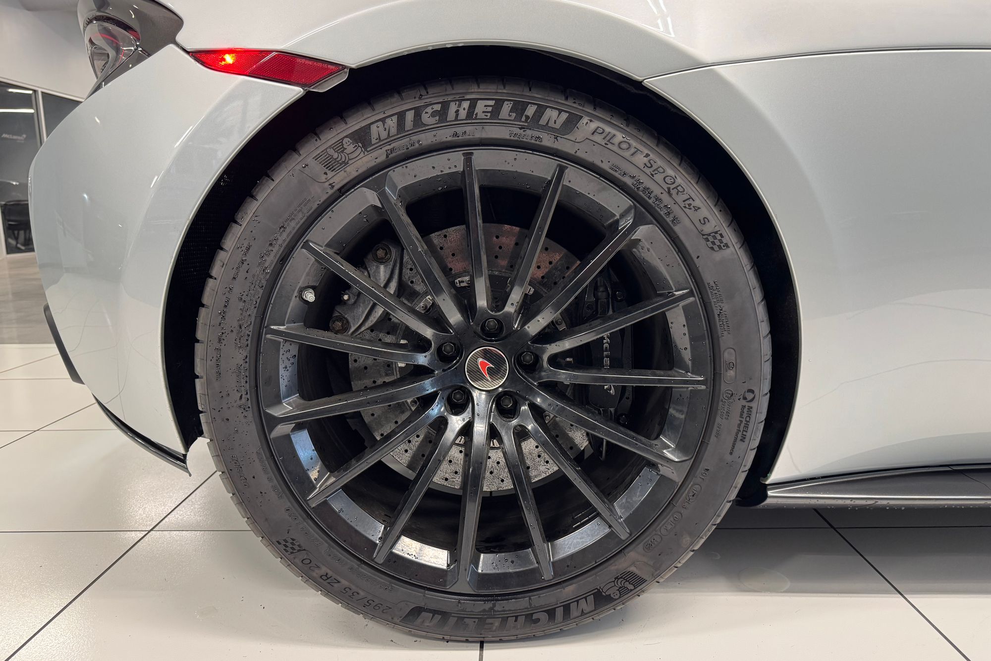 2018 Mclaren 570GT photo 15