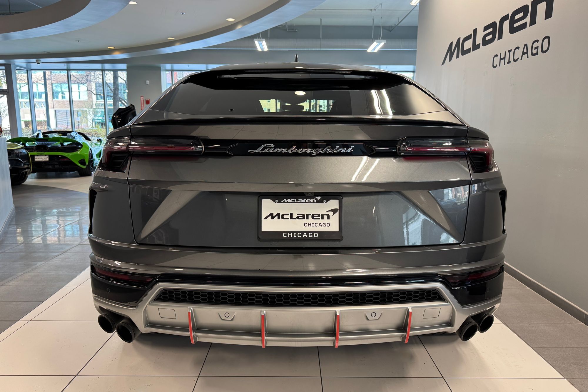 2020 Lamborghini Urus Base photo 4